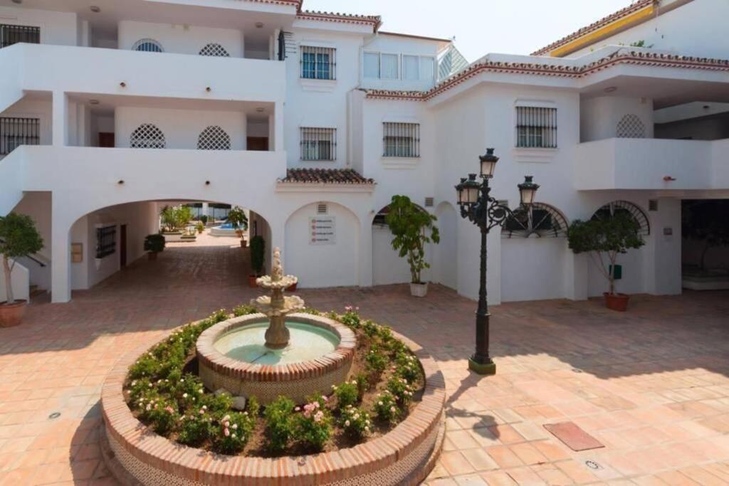 Macas Apartment Parque De La Paloma Pueblo Quinta Benalmadena Con Vistas Al Mar Piscina Y A 3 Minutos De La Playa Exterior photo