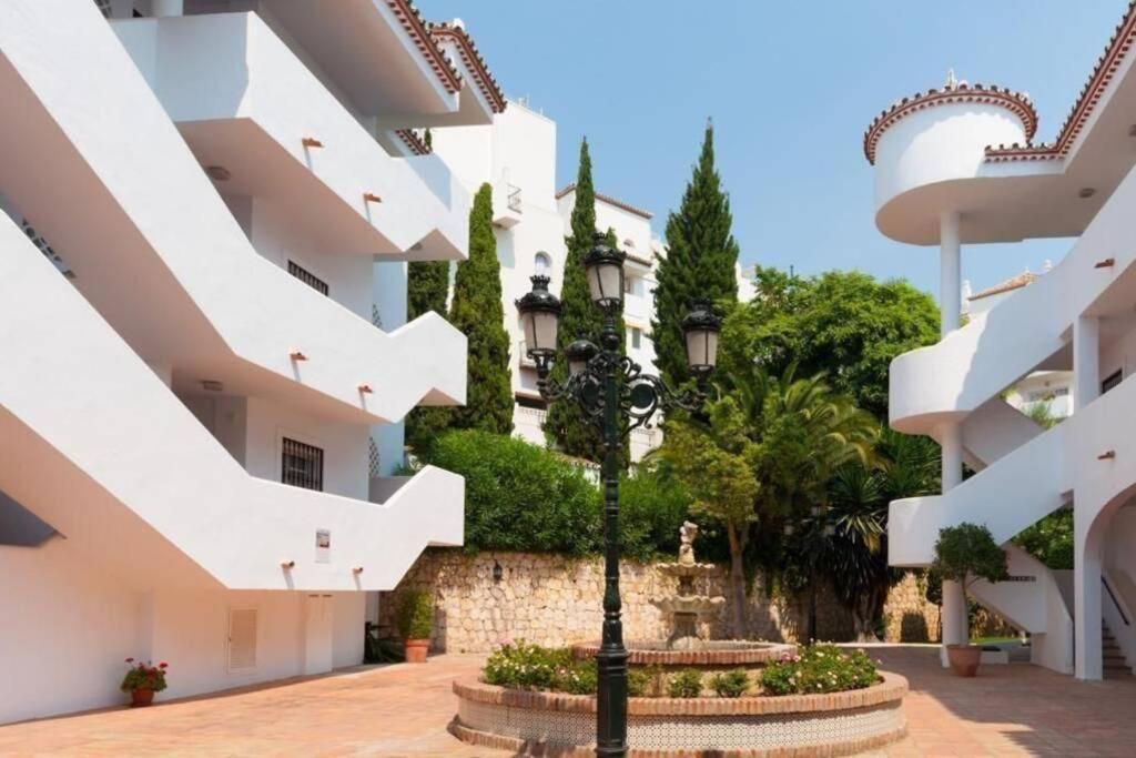 Macas Apartment Parque De La Paloma Pueblo Quinta Benalmadena Con Vistas Al Mar Piscina Y A 3 Minutos De La Playa Exterior photo