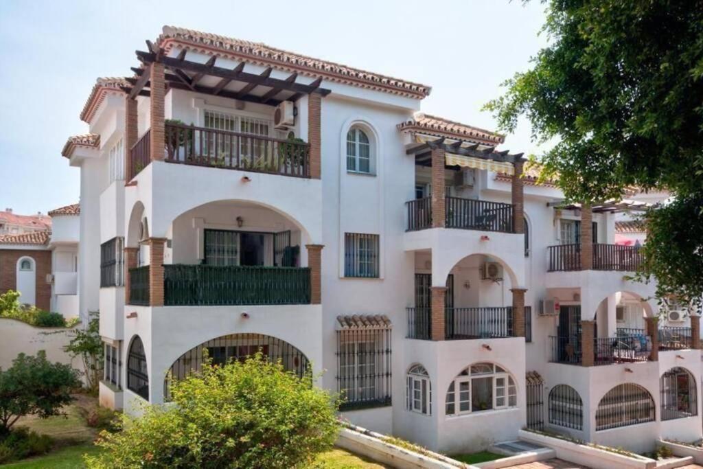 Macas Apartment Parque De La Paloma Pueblo Quinta Benalmadena Con Vistas Al Mar Piscina Y A 3 Minutos De La Playa Exterior photo